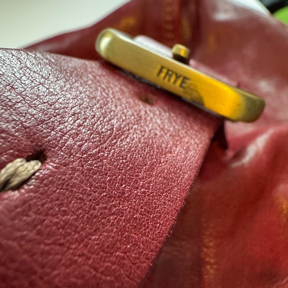 Vintage Frye leather zip tote satchel cherry red leather boho - Picture 11 of 16